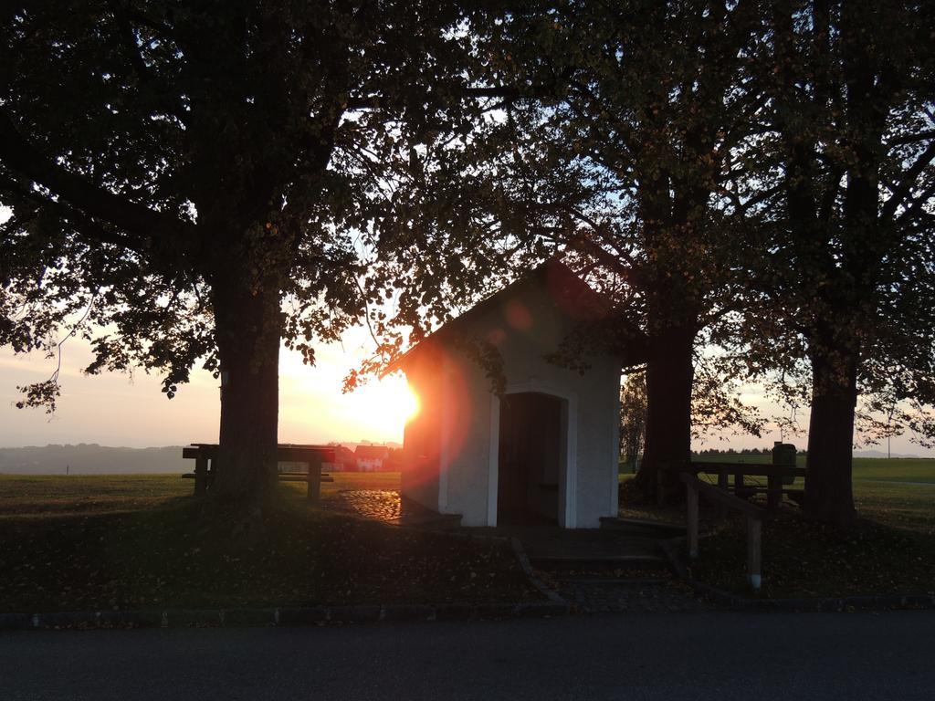 Kirchenwirt Inn Kreuzen  Экстерьер фото